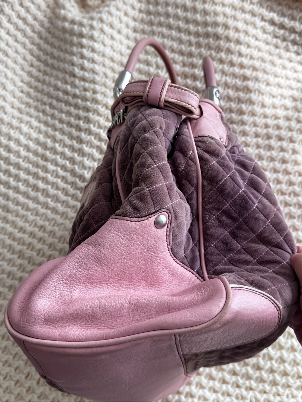Hard to Find Juicy Couture Quilted Daydreamer Bag with Embroidered Logo - Picture 3 of 14